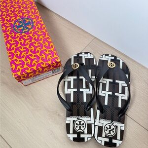 Tory Burch Monochrome Flip Flops